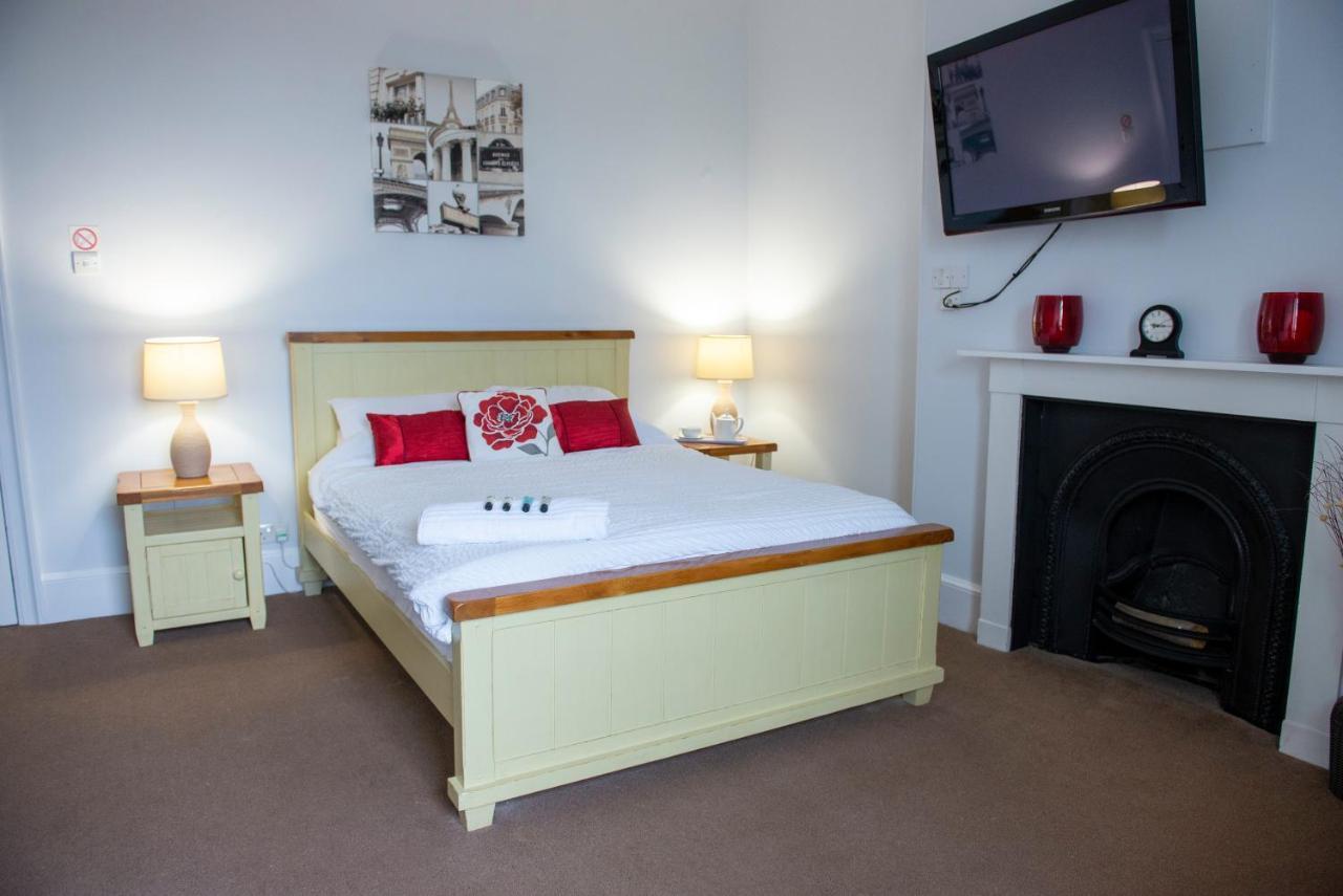 The Vale Hotel Cricklade Esterno foto