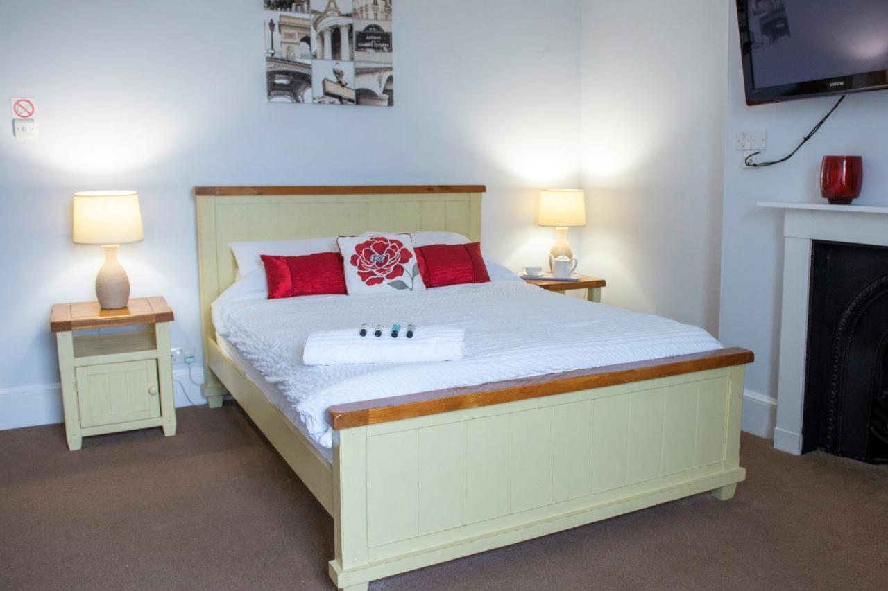 The Vale Hotel Cricklade Esterno foto