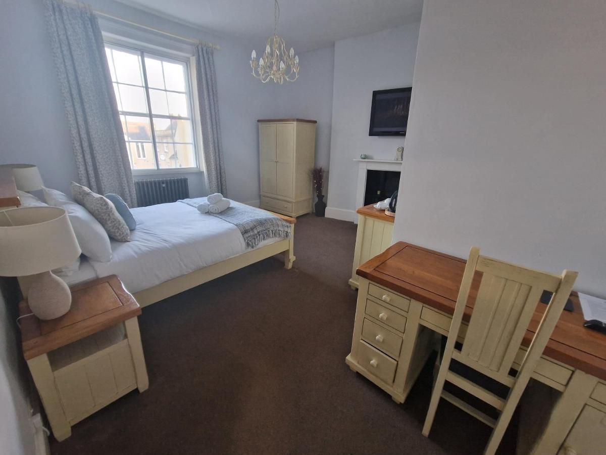 The Vale Hotel Cricklade Esterno foto
