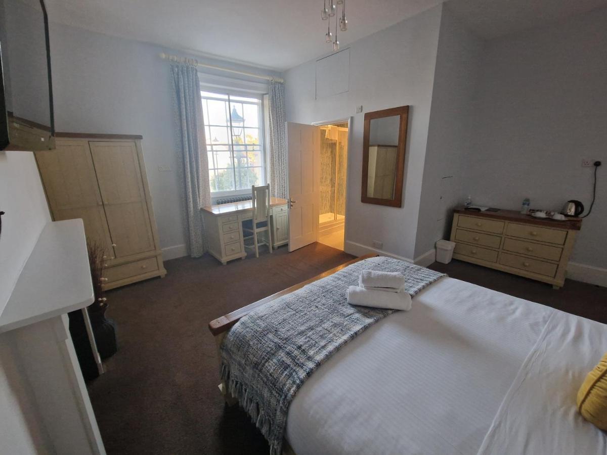 The Vale Hotel Cricklade Esterno foto