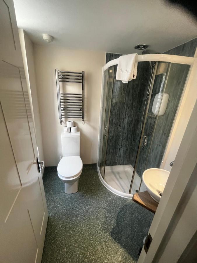 The Vale Hotel Cricklade Esterno foto