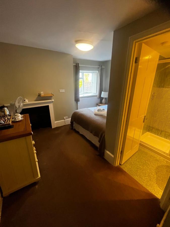 The Vale Hotel Cricklade Esterno foto