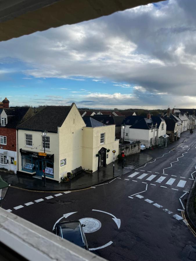 The Vale Hotel Cricklade Esterno foto
